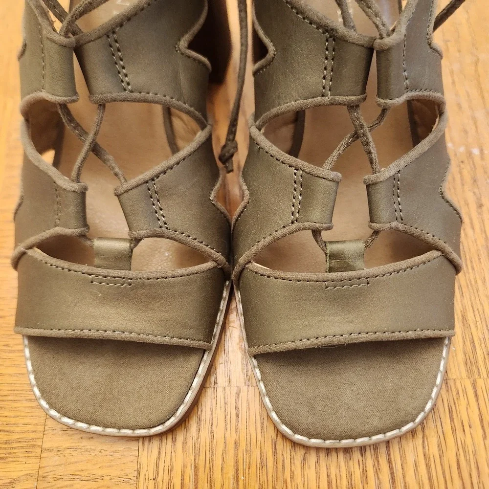 Crown Vintage Danny Green Suede Gladiator‎ Sandals Stacked Heel Booties size 7M